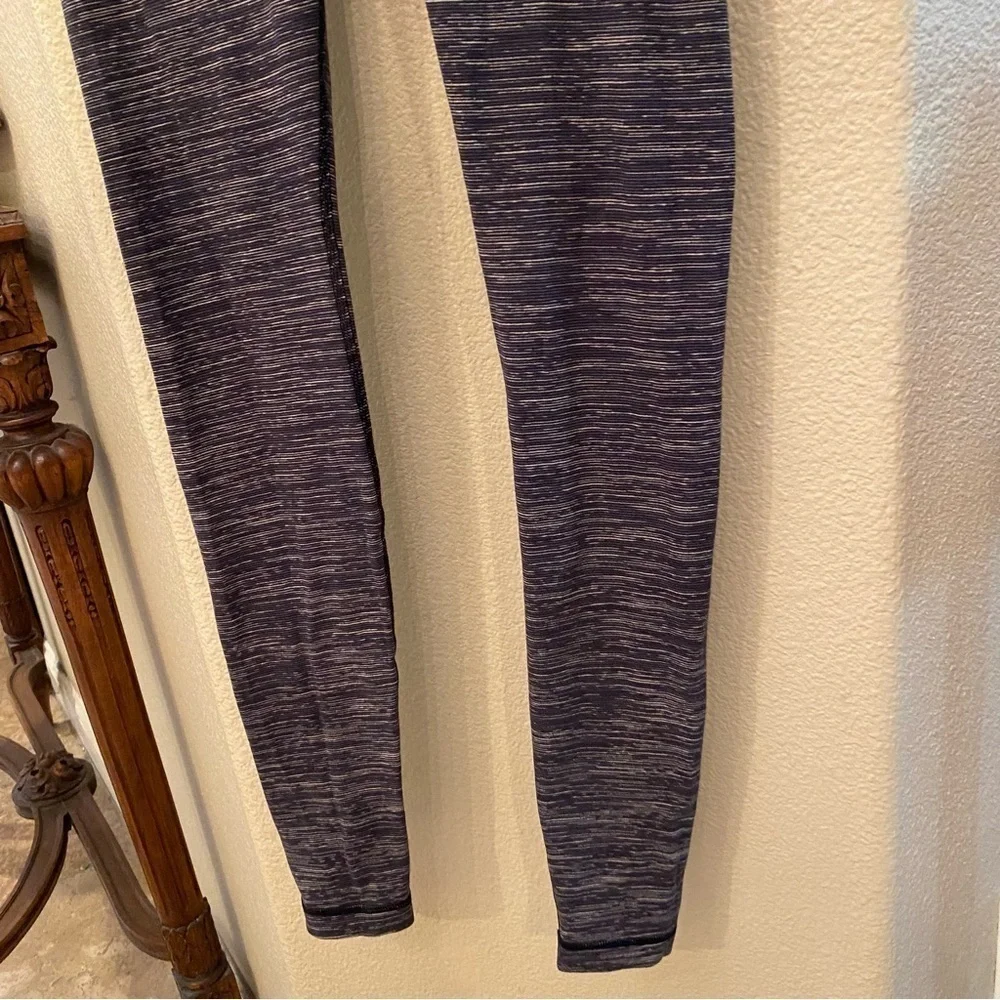 LULULEMON Women Dark Gray Striped Athletic Leggings Size 4
